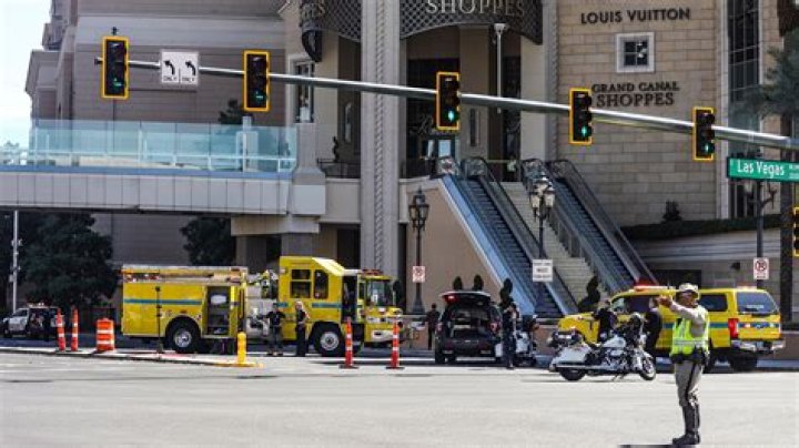 
2 dead, 6 injured in Las Vegas stabbing attack 