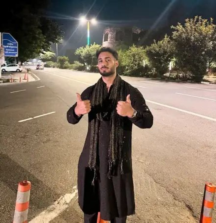 Aadesh Chaudhary Height, Weight, Net Worth, Age, Birthday, Wikipedia, Who, Instagram, Biography