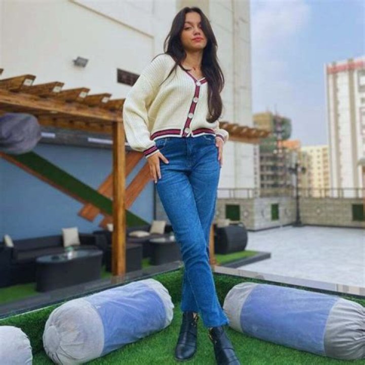 
Aina Asif Height, Weight, Net Worth, Age, Birthday, Wikipedia, Who, Instagram, Biography 