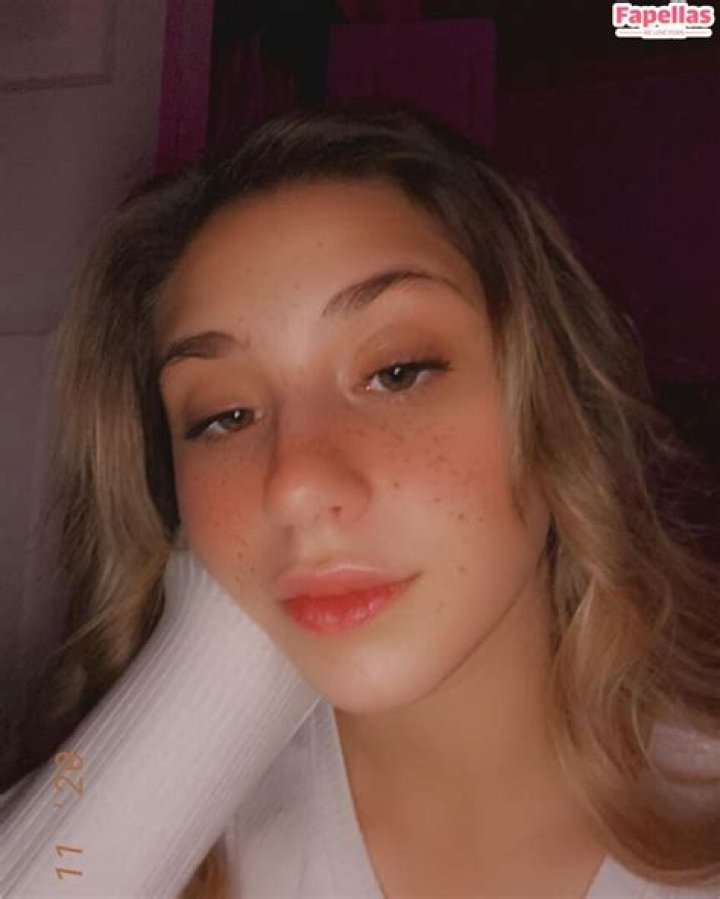 Ally Zukerman Height, Age, Boyfriend, Biography, Wiki, Net Worth