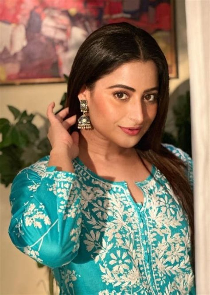 Amisha Sharma Height, Weight, Net Worth, Age, Birthday, Wikipedia, Who, Instagram, Biography