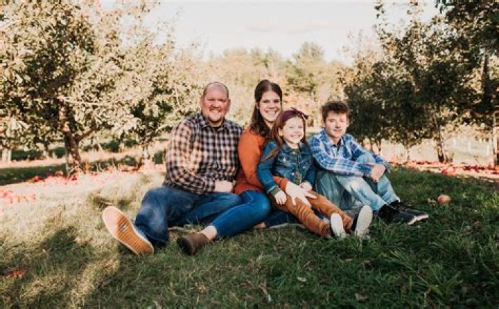 
Anna Paquin Family Life With Two Siblings 