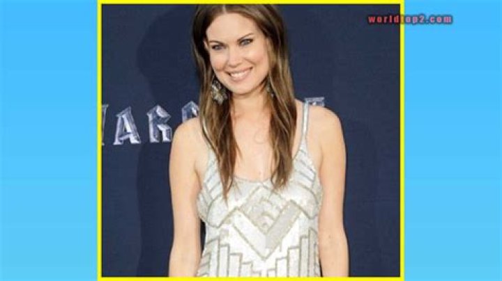 Anna Van Hooft Height, Weight, Net Worth, Age, Birthday, Wikipedia, Who, Instagram, Biography