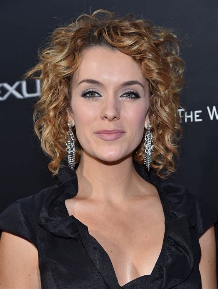 Ashlynn Yennie Height, Weight, Net Worth, Age, Birthday, Wikipedia, Who, Nationality, Biography