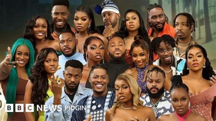 
BBNaija Season 7: “We need to reduce our PDA” Groovy begs Phyna…she tackles him 