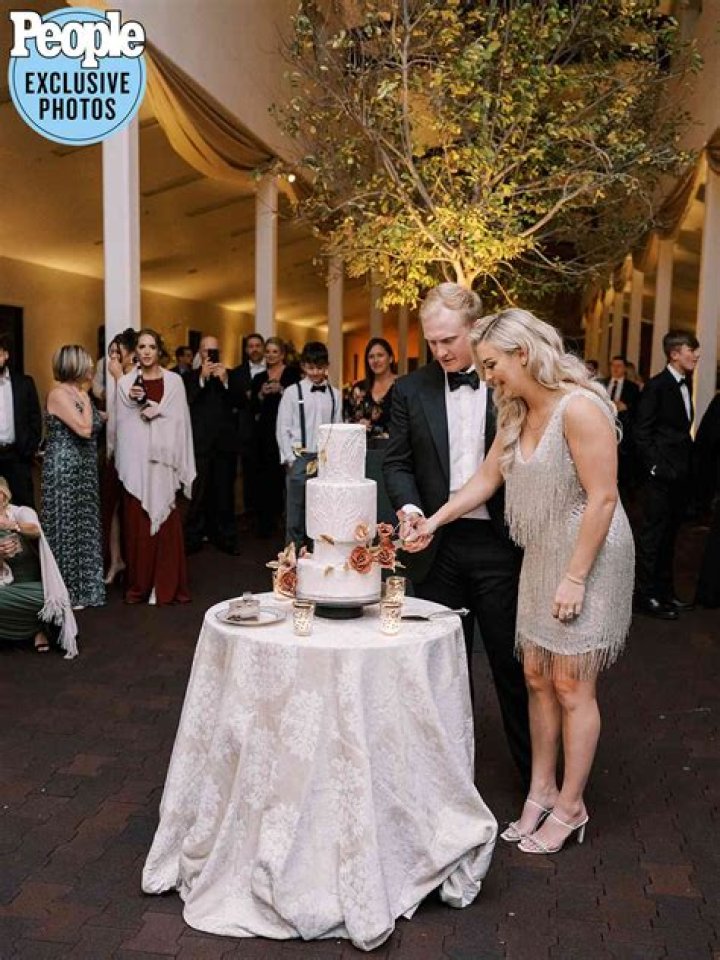 
Bride Surprises Groom at Their Wedding by Jokingly Blowing ‘Dust’ Off Her Vows: ’15 Years Together’ 