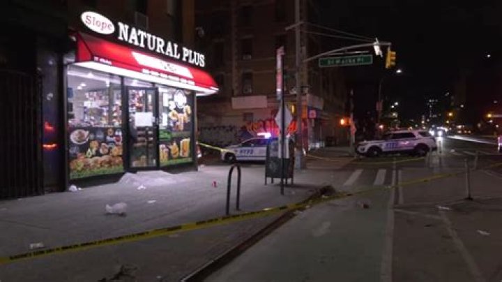 
Bronx, New York shooting: 1 dead, 1 injured outside banquet hall 