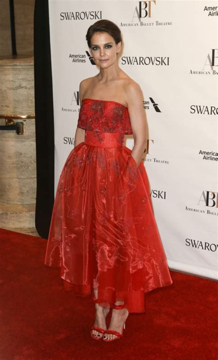 
Cam Holmes Height, Weight, Net Worth, Age, Birthday, Wikipedia, Who, Nationality, Biography 