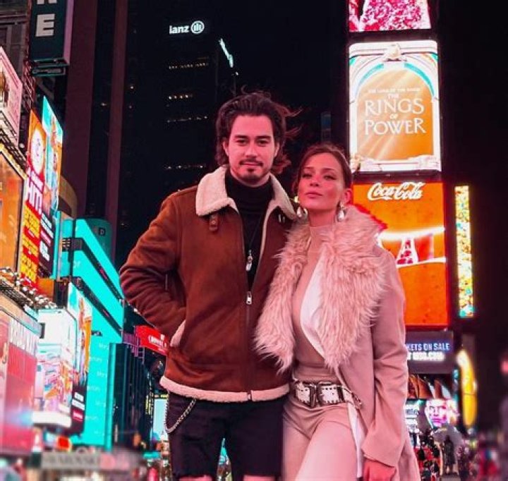 Carolina Miranda Husband, Is She Married?