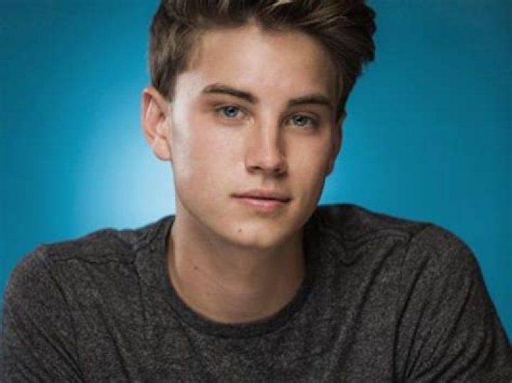 Carson Rowland Height, Weight, Net Worth, Age, Birthday, Wikipedia, Who, Nationality, Biography