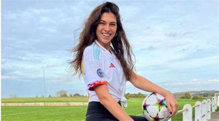 
Celine Dept Height, Weight, Net Worth, Age, Birthday, Wikipedia, Who, Nationality, Biography 