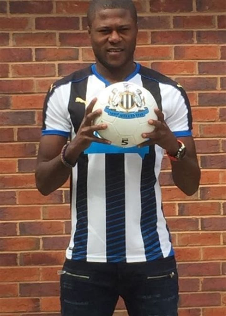 
Chancel Mbemba Height, Weight, Net Worth, Age, Birthday, Wikipedia, Who, Nationality, Biography 