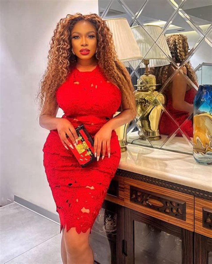 
Chika Ike Stir Reactions As She Flaunts New Outfit On IG 