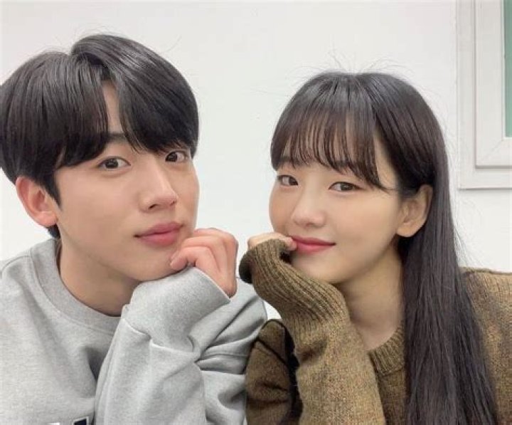 
Cho Yi-Hyun Boyfriend: Who Is She Dating? Relationship Timeline And Dating History 