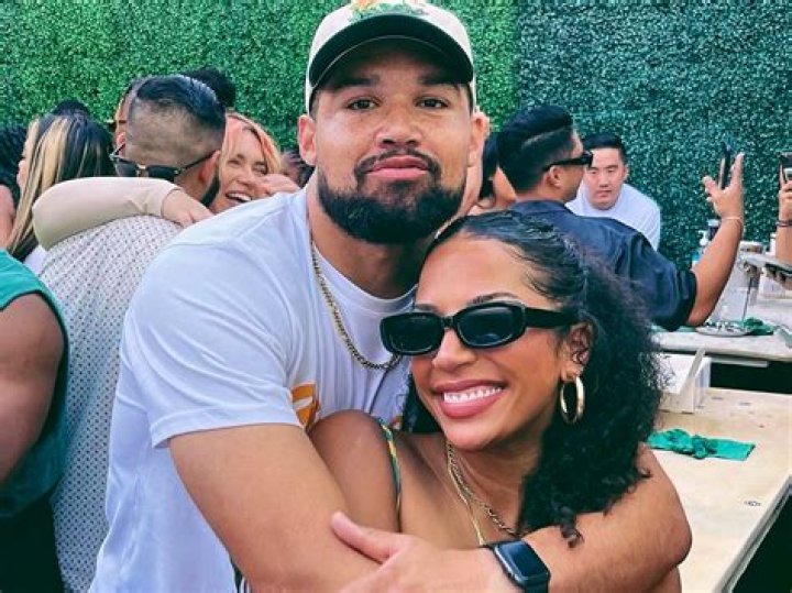 Clippers’s Garrison Mathews Girlfriend Lindsey Nance Is A Reporter As The Two Exhibit PDA