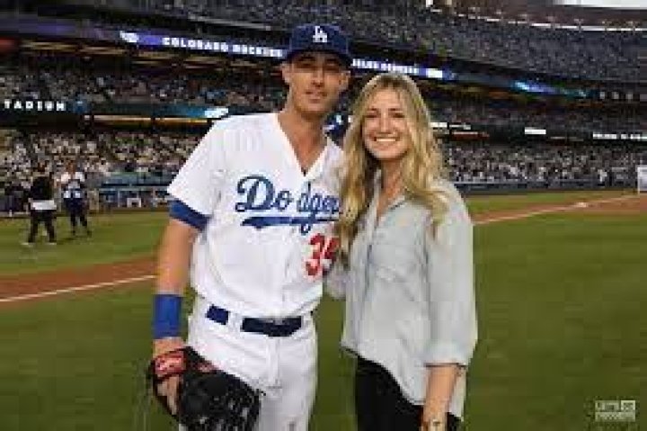 
Cody Bellinger Sister Ashli Bellinger Is A Volleyball Player Turned Therapist 