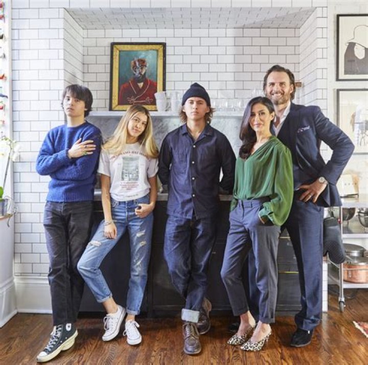 
Danielle Bryk Height, Weight, Net Worth, Age, Birthday, Wikipedia, Who, Nationality, Biography 