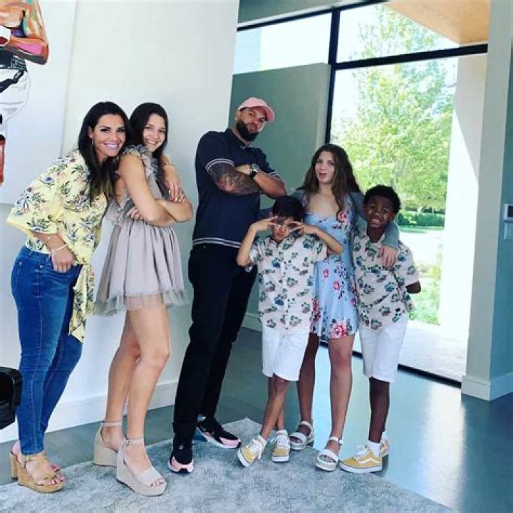 Deron Williams is Married to Wife: Amy Young. 4 Kids.
