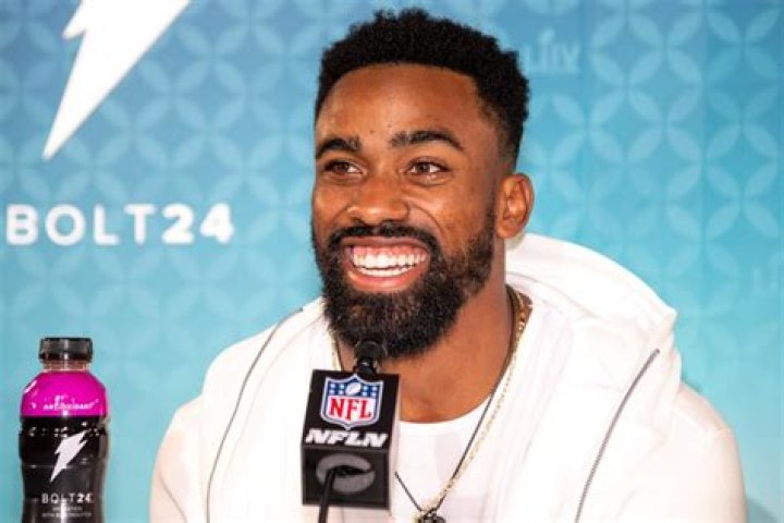 
Dolphins’ Raheem Mostert on Struggling with Access to Dental Hygiene as a Kid 