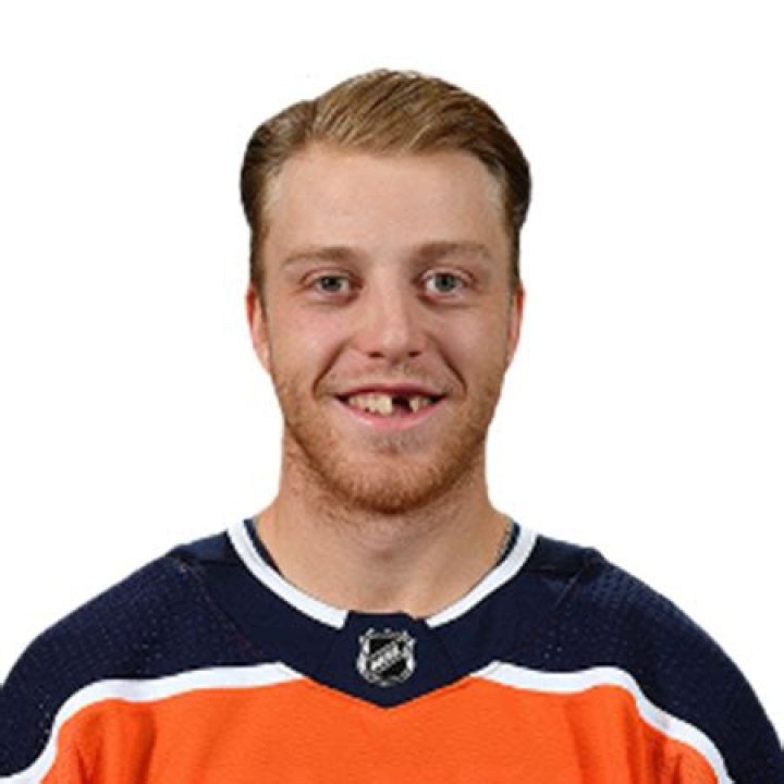 
Drake Caggiula Height, Weight, Net Worth, Age, Birthday, Wikipedia, Who, Nationality, Biography 