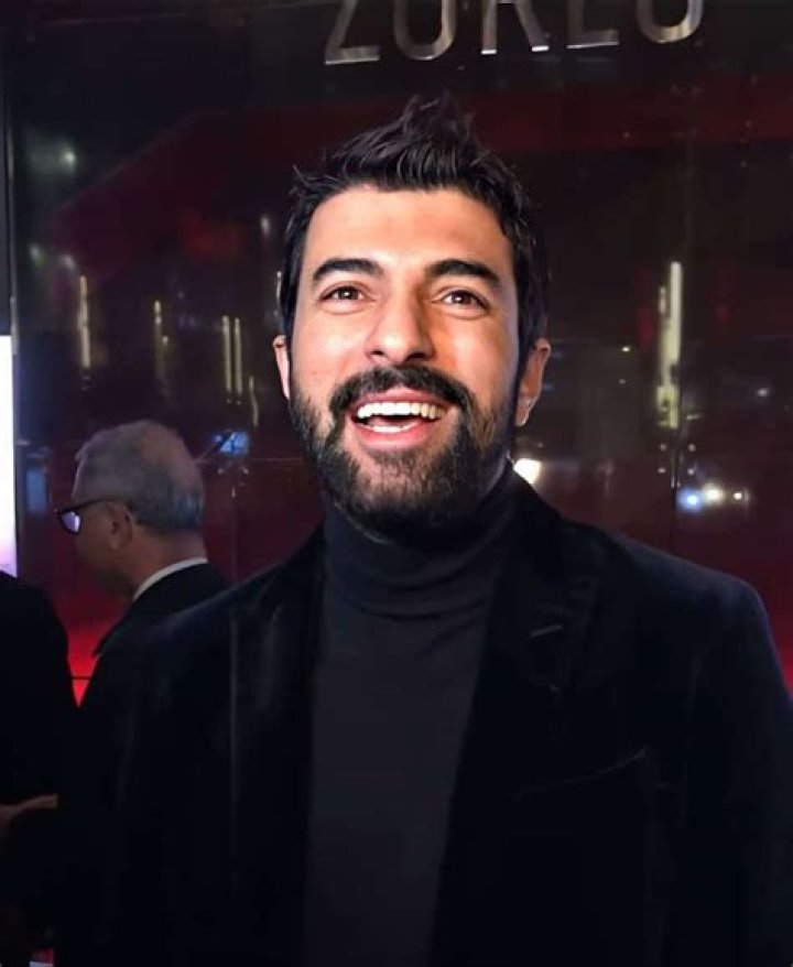 
Engin Akyürek’s Biography: Wife, Net Worth, Family, Parents 