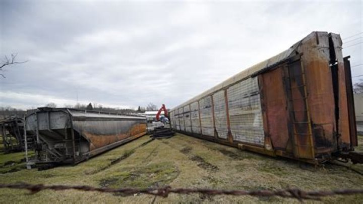 
EPA orders Norfolk Southern to clean East Palestine train derailment site 