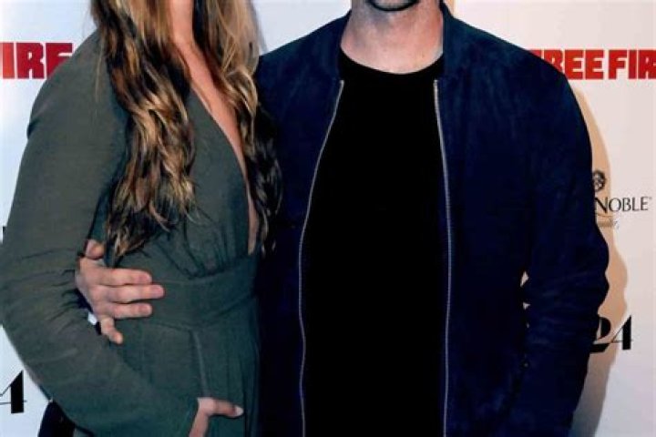 Ethan Peck is not Married to Wife. Dating Girlfriend: Molly Swenson. Kids