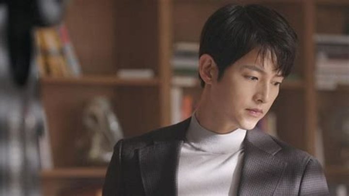 
“Experiencing a variety of feelings” Song Joong-ki says as Reborn Rich comes to an end 