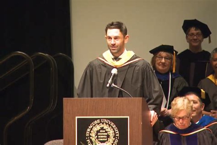 
Ezra Miller Religion – Jewish Or Christian? Family Background And Ethnicity 