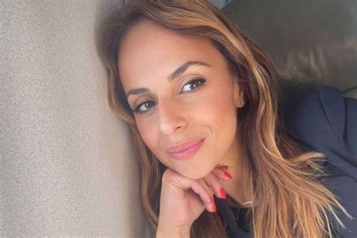 
Friends of Ana Walshe Say Mom of 3 Was in Rush to Sell Assets Before Her Disappearance: Reports 