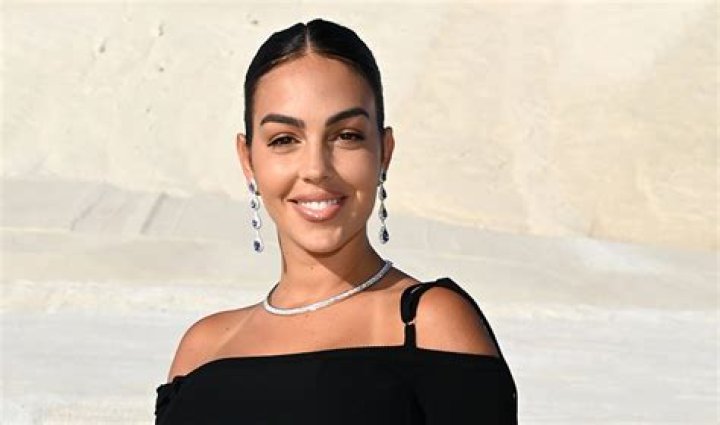 Georgina Rodriguez Height, Weight, Net Worth, Age, Birthday, Wikipedia, Who, Nationality, Biography