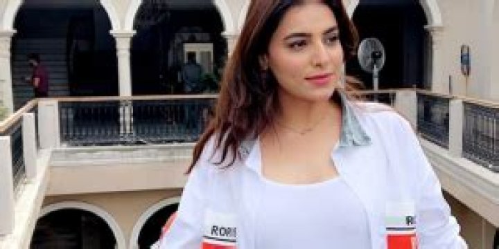 
Ginni Kapoor Height, Weight, Net Worth, Age, Birthday, Wikipedia, Who, Nationality, Biography 