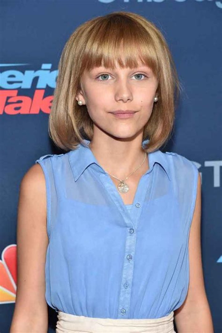 Grace VanderWaal Height, Weight, Net Worth, Age, Birthday, Wikipedia, Who, Nationality, Biography