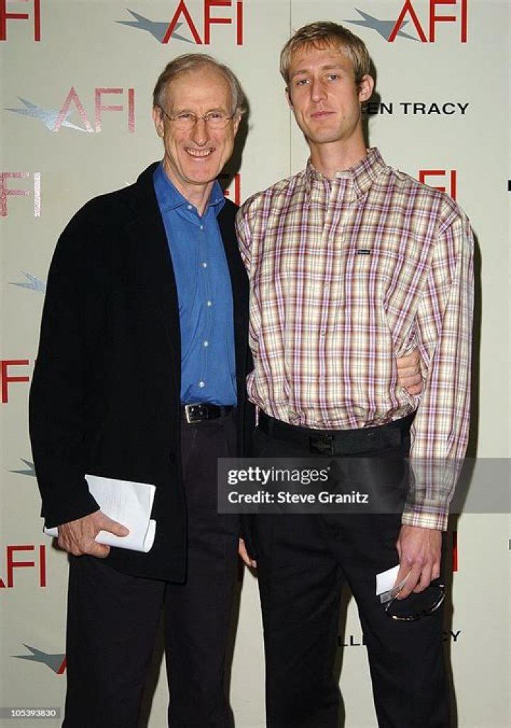 
Hawlee Cromwell Height, Weight, Net Worth, Age, Birthday, Wikipedia, Who, Nationality, Biography 