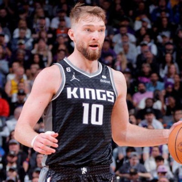 
How Much Does Domantas Sabonis Earn A Year? 