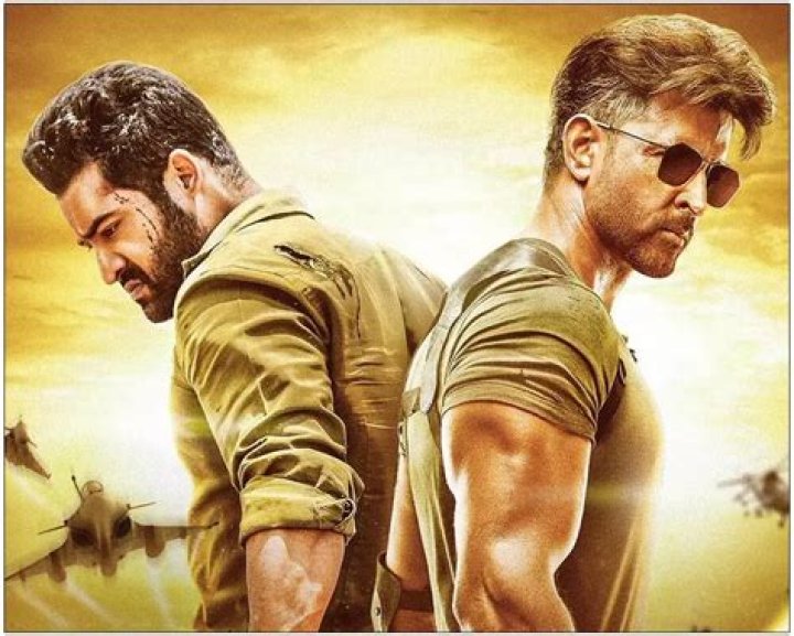 
Hrithik Roshan Earns The Ire Of Trolls After Praising ‘Laal Singh Chaddha’ 