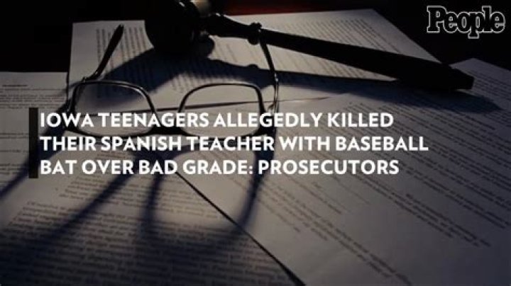 
Iowa Teenagers Allegedly Killed Their Spanish Teacher with Baseball Bat Over Bad Grade: Prosecutors 