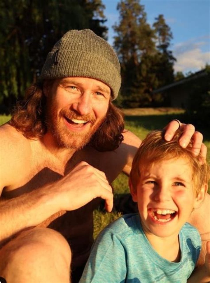 Is Duncan Keith Married to Wife? Dating Girlfriend: Alexandra Stewart. Kids: Colton.