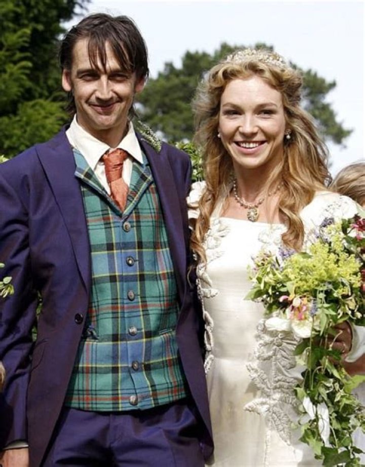 Is Honeysuckle Weeks Married? Honeysuckle Weeks Age, Family, Net Worth, Weight Loss, Biography, And More