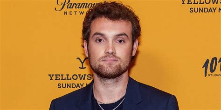 
Is Johnny Flynn Still Married To Beatrice Minns? Wife 2022 – Meet Operation Mincemeat Cast 