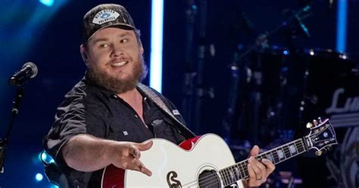 
Is Luke Combs Gay? Age, Height, Net Worth 