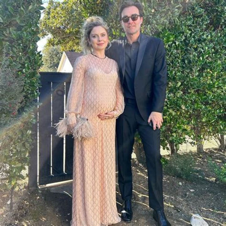 
Is Rose Mciver Pregnant? 