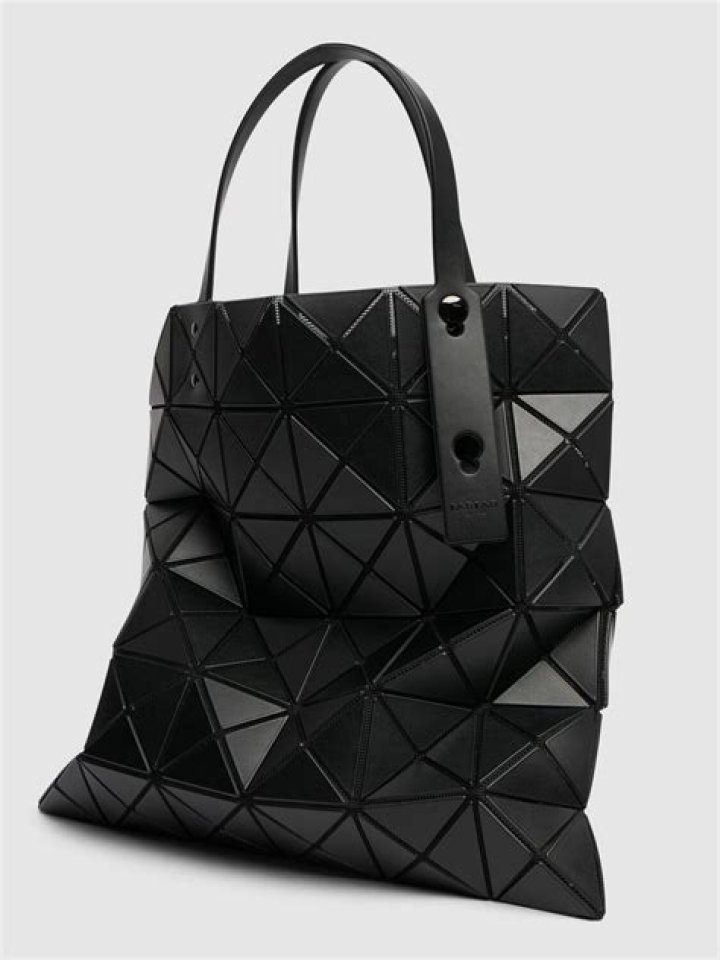 
Issey Miyake Height, Weight, Net Worth, Age, Birthday, Wikipedia, Who, Nationality, Biography 