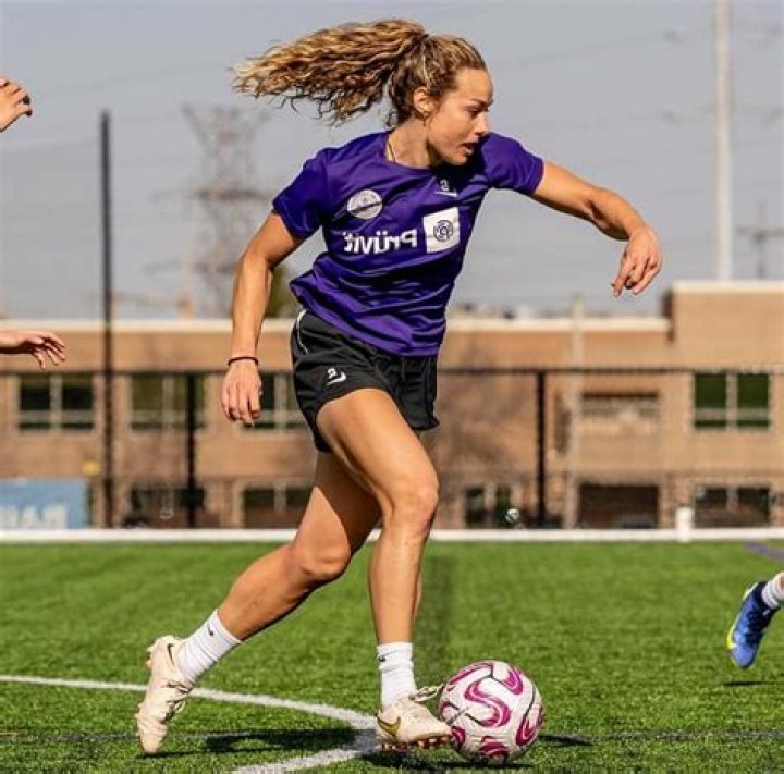 
Jaelin Howell Height, Weight, Net Worth, Age, Birthday, Wikipedia, Who, Nationality, Biography 