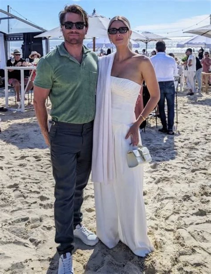 
Jax Raynor Height, Age, Who, Boyfriend, Biography, Wiki, Net Worth 