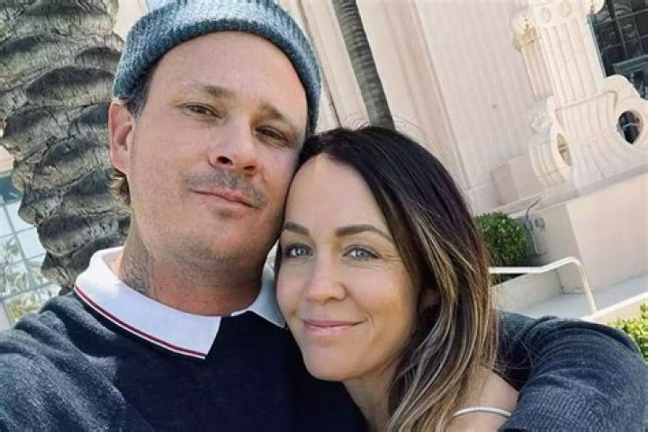 Jennifer Delonge Biography. Who is Tom DeLonge’s wife?