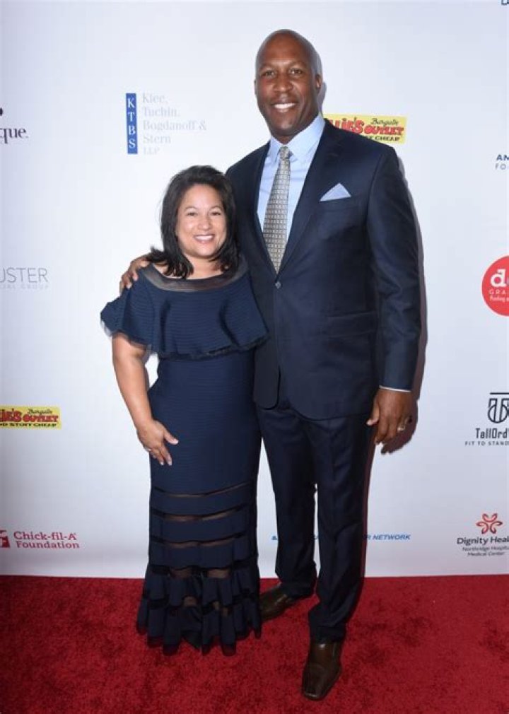 
Jermaine Foster Height, Weight, Net Worth, Age, Birthday, Wikipedia, Who, Nationality, Biography 