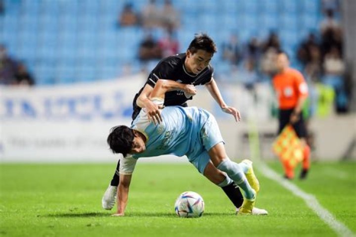 
Ji-soo Height, Weight, Net Worth, Age, Birthday, Wikipedia, Who, Nationality, Biography 