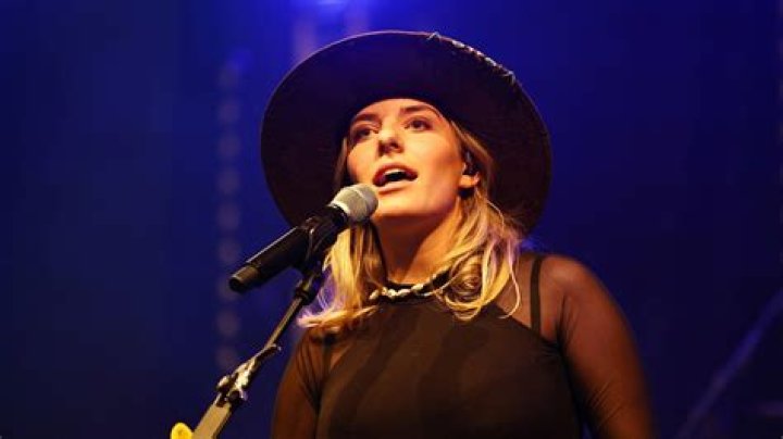 
Johanna Mross Height, Weight, Net Worth, Age, Birthday, Wikipedia, Who, Nationality, Biography 