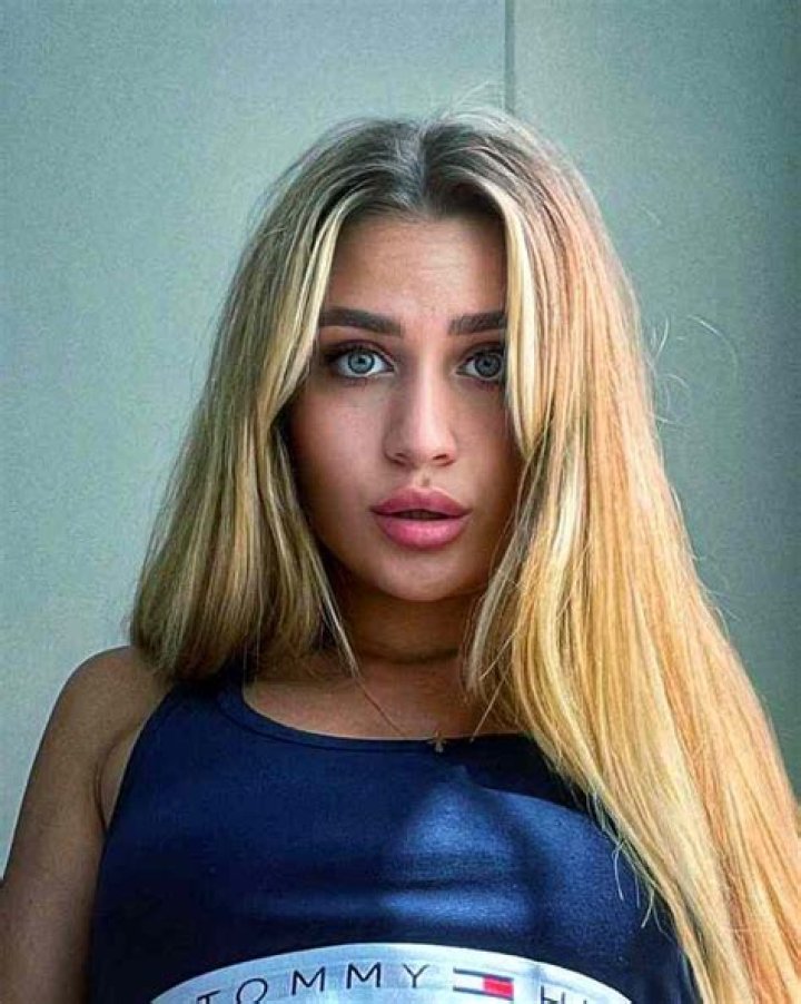 Julia Farino Height, Weight, Net Worth, Age, Birthday, Wikipedia, Who, Nationality, Biography